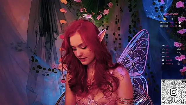 Snapshot of GildedKitten chatting on 11-30-25, 05:50 GildedKitten online show from 11-30-25, 05:50