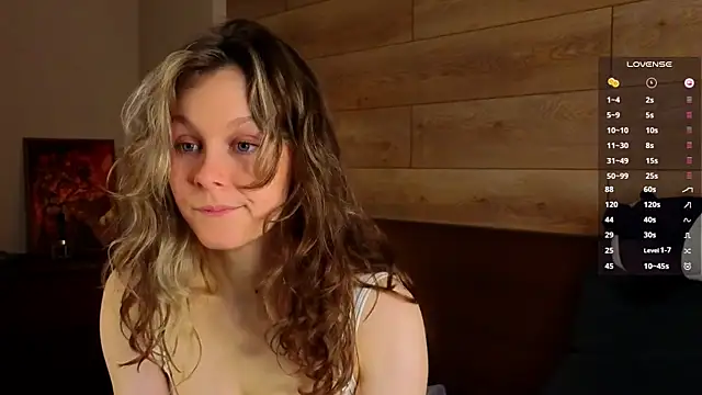 Snapshot of Tender_beauty chatting on 05-15-26, 05:09 Tender beauty online show from 05-15-26, 05:09