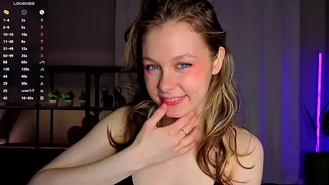 Snapshot of Tender_beauty chatting on 05-17-26, 05:53 Tender beauty online show from 05-17-26, 05:53