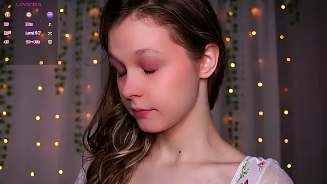 Snapshot of Tender_beauty chatting on 07-10-26, 06:21 Tender beauty online show from 07-10-26, 06:21
