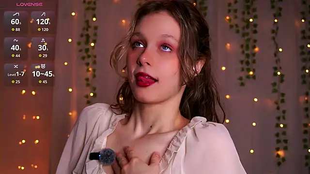 Snapshot of Tender_beauty chatting on 07-14-26, 06:46 Tender beauty online show from 07-14-26, 06:46