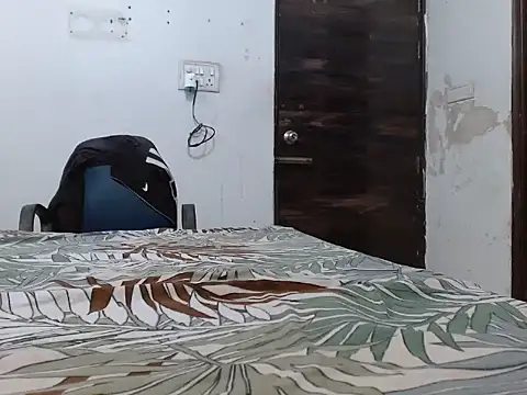 Snapshot of soya_queen chatting on 10-23-25, 02:33 soya queen online show from 10-23-25, 02:33