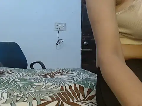 Snapshot of soya_queen chatting on 11-10-25, 08:24 soya queen online show from 11-10-25, 08:24