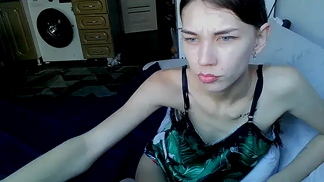 Crazy Empresis online show from 09-25-25, 05:44