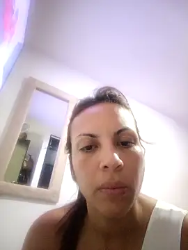 Snapshot of Antonellasex18 chatting on 09-15-25, 07:47 Antonellasex18 online show from 09-15-25, 07:47