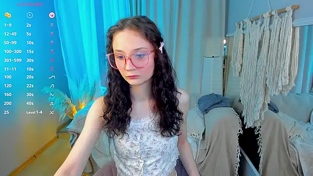 MilliMouse online show from 10-11-25, 06:17