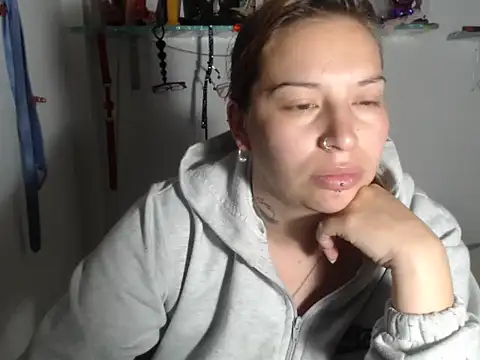 cloequeen15 online show from 09-24-25, 10:51