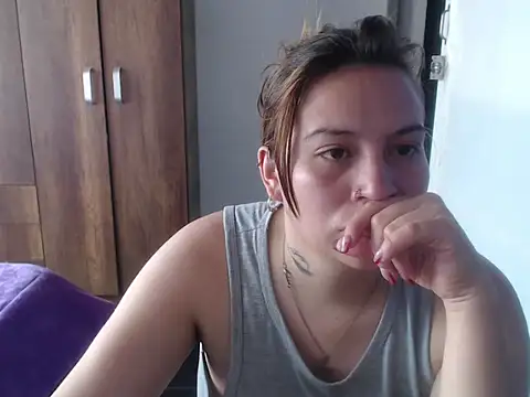 cloequeen15 online show from 10-24-25, 03:41