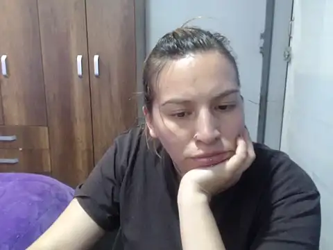 cloequeen15 online show from 11-14-25, 03:33