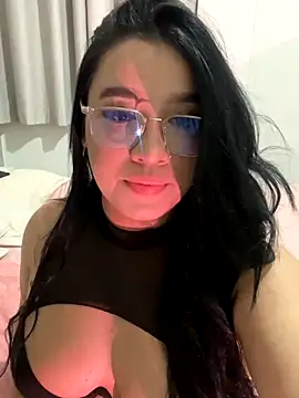 Aliciawhitee online show from 10-28-25, 02:15
