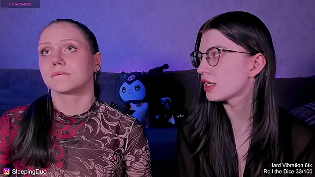Snapshot of Threesomebabes chatting on 05-31-26, 05:53 Threesomebabes online show from 05-31-26, 05:53