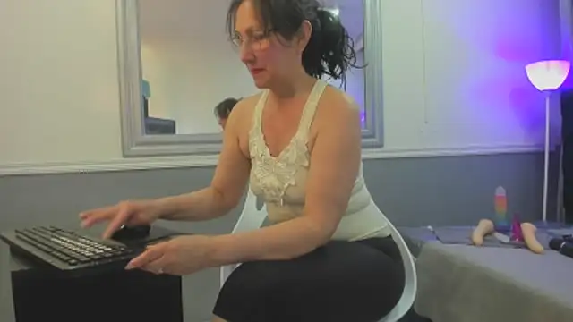 Oriana Jhonson online show from 03-17-26, 11:24