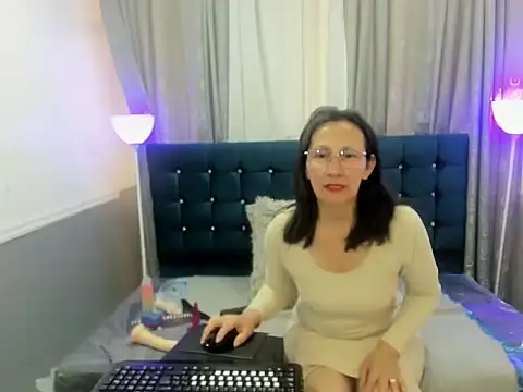 Oriana Jhonson online show from 04-18-26, 12:09