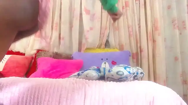 LoloQueen5 online show from 04-15-26, 07:58