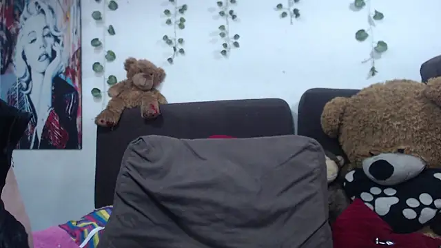 Samanta milf84 online show from 04-18-26, 07:58