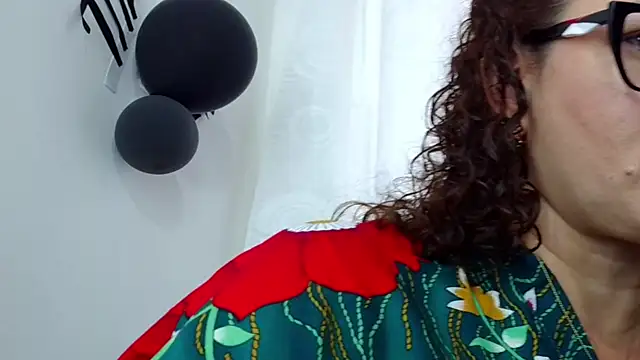 Snapshot of TifanyQueen_ chatting on 10-12-25, 07:57 TifanyQueen online show from 10-12-25, 07:57