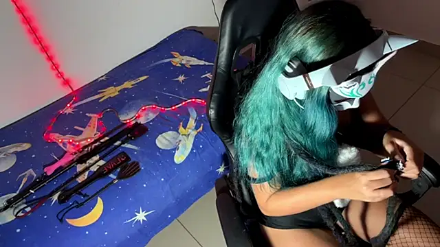 Snapshot of bluesubmissive chatting on 11-01-25, 01:18 bluesubmissive online show from 11-01-25, 01:18