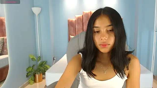 Milaa Star  online show from 03-14-26, 03:56