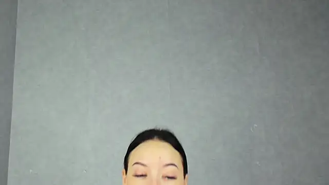 Snapshot of EileenMoores chatting on 12-01-25, 09:47 EileenMoores online show from 12-01-25, 09:47