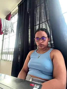 Snapshot of angels_evil chatting on 11-23-25, 07:46 angels evil online show from 11-23-25, 07:46