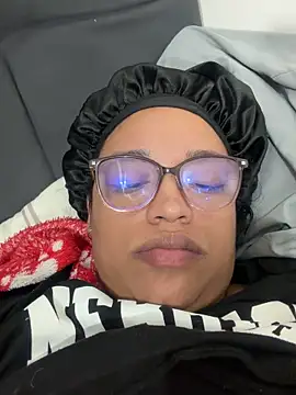 Snapshot of angels_evil chatting on 12-01-25, 12:54 angels evil online show from 12-01-25, 12:54