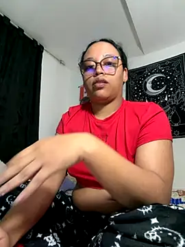 Snapshot of angels_evil chatting on 12-17-25, 03:56 angels evil online show from 12-17-25, 03:56