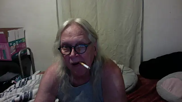 Snapshot of OldLadySara chatting on 05-24-26, 12:37 OldLadySara online show from 05-24-26, 12:37