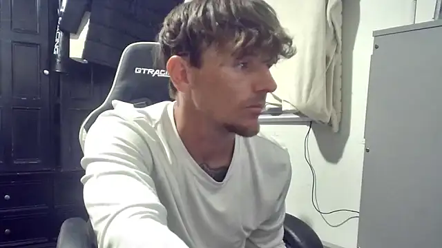 Snapshot of Robbin_Bnks chatting on 09-21-25, 06:04 Robbin Bnks online show from 09-21-25, 06:04