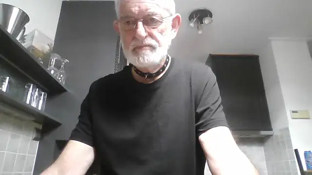 ewaldwillems99 online show from 10-21-25, 02:40