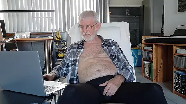 ewaldwillems99 online show from 10-30-25, 01:45