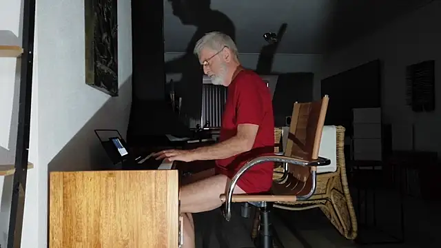 ewaldwillems99 online show from 11-07-25, 03:01