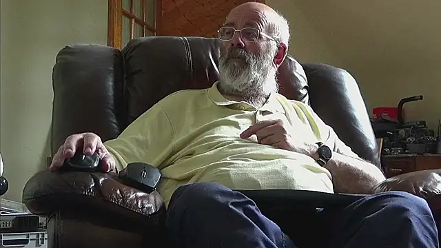 Snapshot of janzer13 chatting on 05-28-26, 01:08 janzer13 online show from 05-28-26, 01:08
