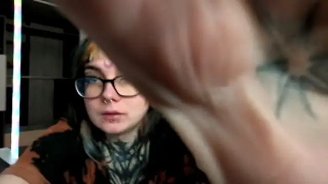 HighelikeGirl online show from 11-16-25, 07:03