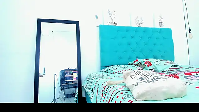 cris dulce online show from 12-01-25, 06:24