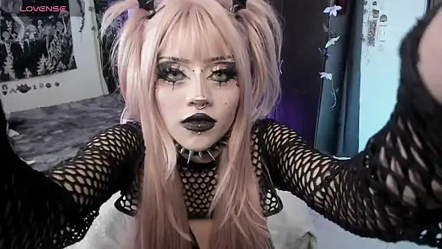 Snapshot of GothKitten666 chatting on 07-17-26, 06:31 GothKitten666 online show from 07-17-26, 06:31