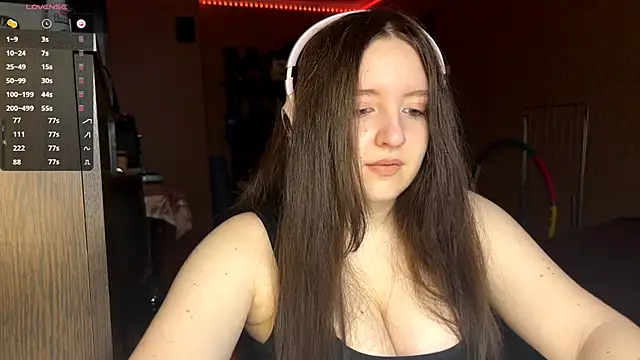 LauretteRagar online show from 10-27-25, 06:23