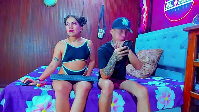 dereck and julie online show from 10-31-25, 03:07