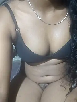 Snapshot of POOJA999 chatting on 10-23-25, 09:02 POOJA999 online show from 10-23-25, 09:02