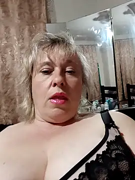 Snapshot of Catherine372311 chatting on 04-15-26, 07:43 Catherine372311 online show from 04-15-26, 07:43