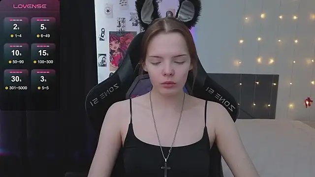 Luna Navy online show from 02-24-26, 06:33