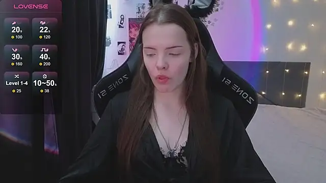 Luna Navy online show from 02-28-26, 06:14