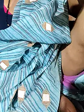 Snapshot of POOJACOUPLE chatting on 01-16-26, 09:24 POOJACOUPLE online show from 01-16-26, 09:24