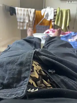 Snapshot of bigbulllaksh chatting on 09-09-25, 06:35 bigbulllaksh online show from 09-09-25, 06:35