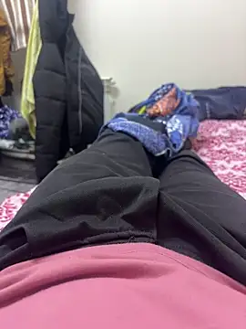 Snapshot of bigbulllaksh chatting on 10-09-25, 02:04 bigbulllaksh online show from 10-09-25, 02:04