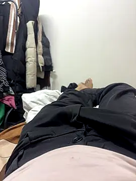 Snapshot of bigbulllaksh chatting on 10-18-25, 03:13 bigbulllaksh online show from 10-18-25, 03:13