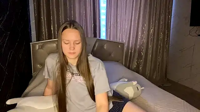 Snapshot of SoSweetGirl chatting on 10-02-25, 11:06 SoSweetGirl online show from 10-02-25, 11:06