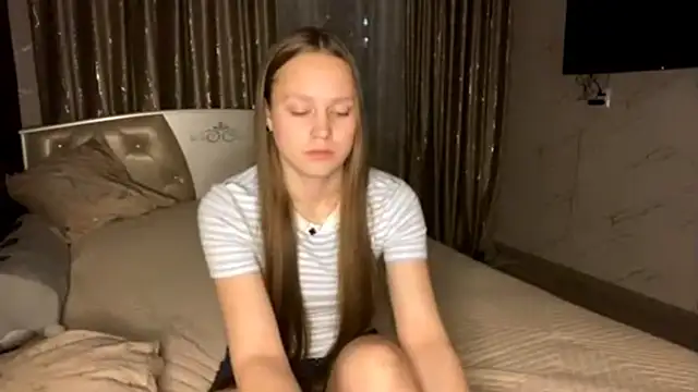 Snapshot of SoSweetGirl chatting on 10-26-25, 12:22 SoSweetGirl online show from 10-26-25, 12:22