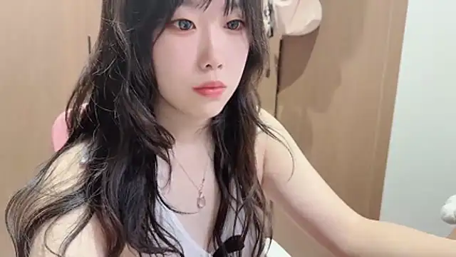 Lilium-520 online show from 12-04-25, 11:41