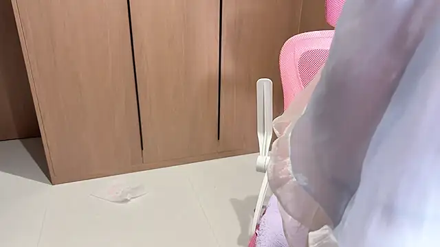 Lilium-520 online show from 04-05-26, 12:24