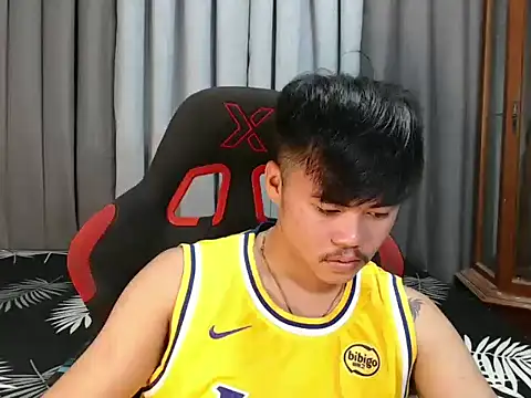 hot emman online show from 10-07-25, 04:53